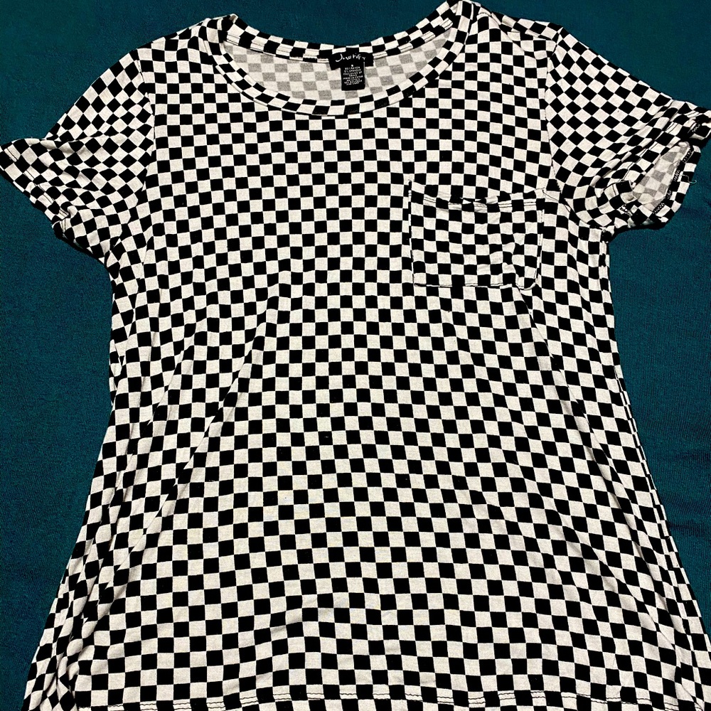 Black and white tee shirt.